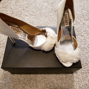 Badgley Mischka white piper peep toe heels Size 7